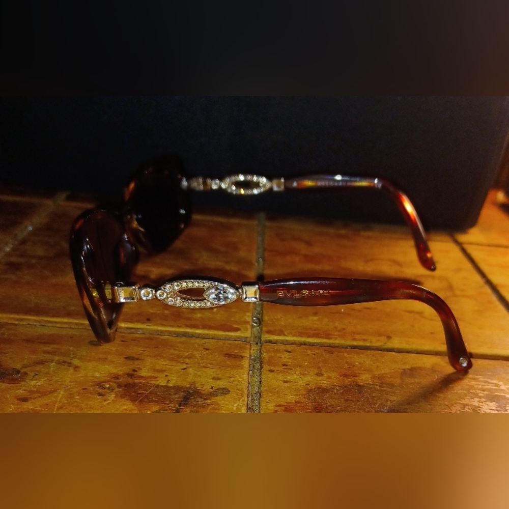 Ladies BVLGARI Sunglasses Made In Italy